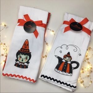 NEW Carnival Cottage Halloween Hand Towels Johanna Parker